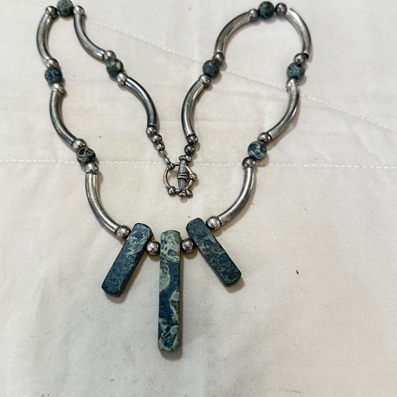 Silver Tone (beads & tubes) & Kambamba Jasper stone necklace Toggle clasp - Picture 5 of 15